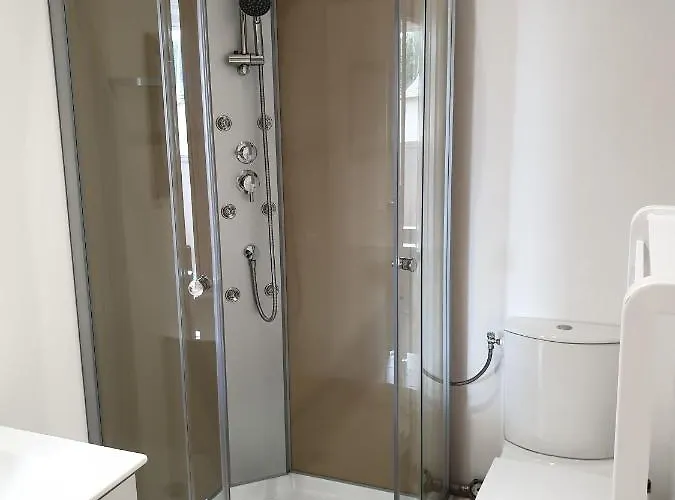 5 - 3 Min Du Futuroscope *